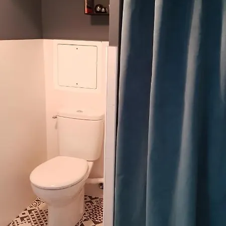 *new* Livy 6 Pax Apartment *